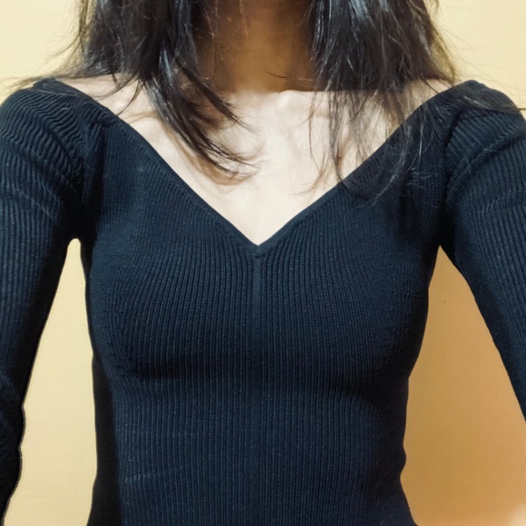 Black Love, Bonito top - small - NWT - Picture 3 of 3